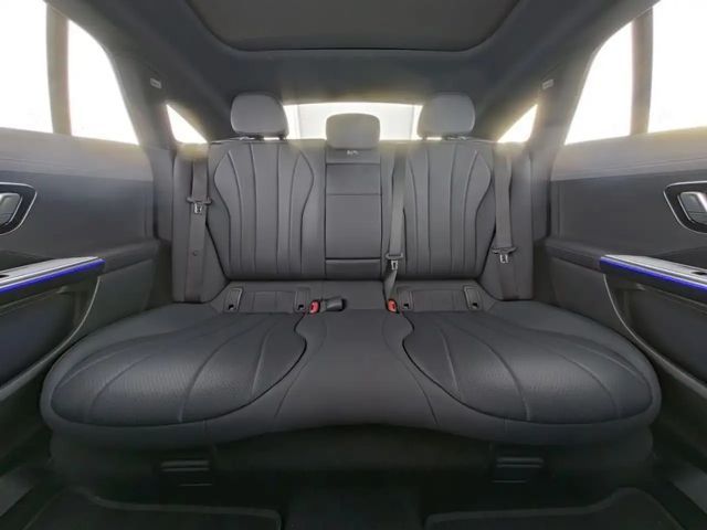 Mercedes-Benz EQE 300 Premium Sedan