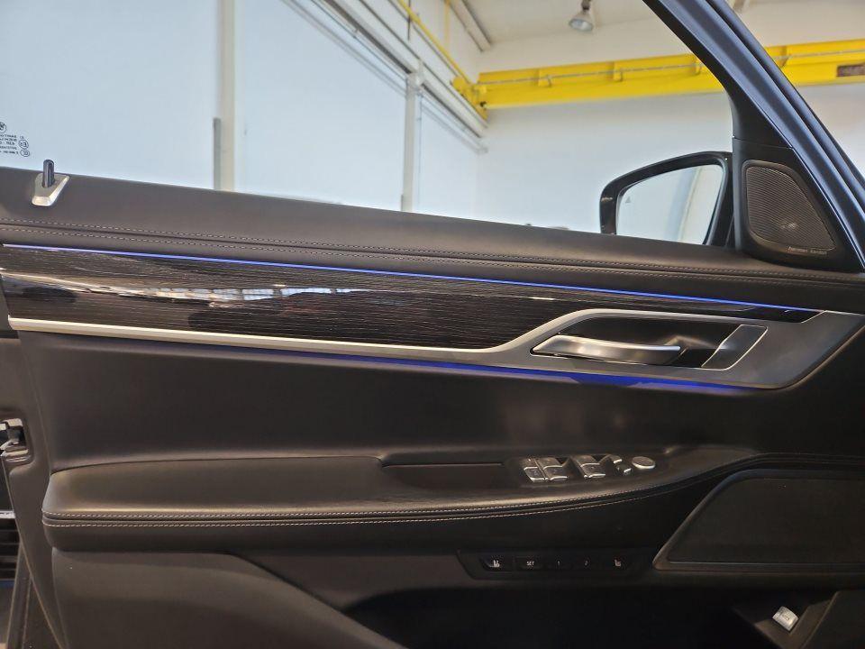 BMW 750 750i Sedan xDrive