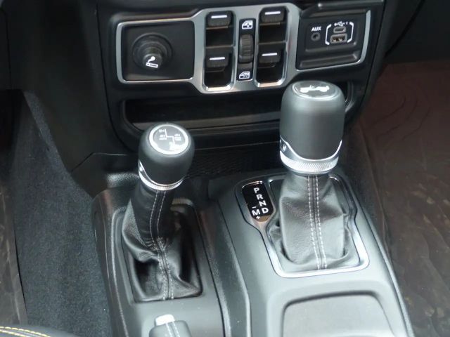 Jeep Wrangler Sahara