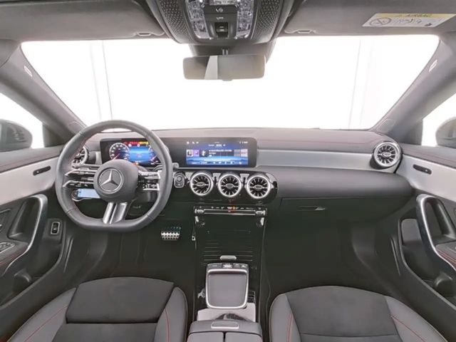 Mercedes-Benz CLA 200 AMG Line Coupé