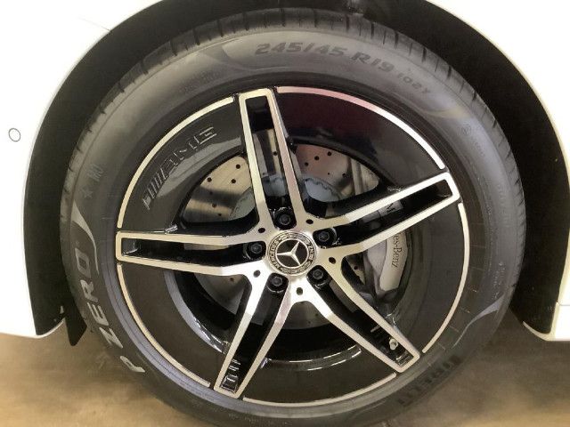 Mercedes-Benz E 200 AMG Line Sedan