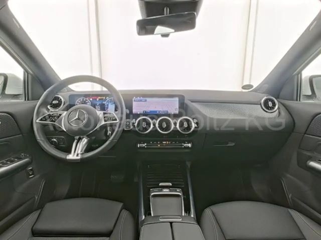 Mercedes-Benz GLA 180 ENp 50600 Pano Winter P el Klappe Kamera