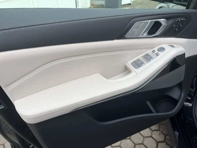 BMW X7 i/HUD/Panorama/Navigation/HarmanKardon