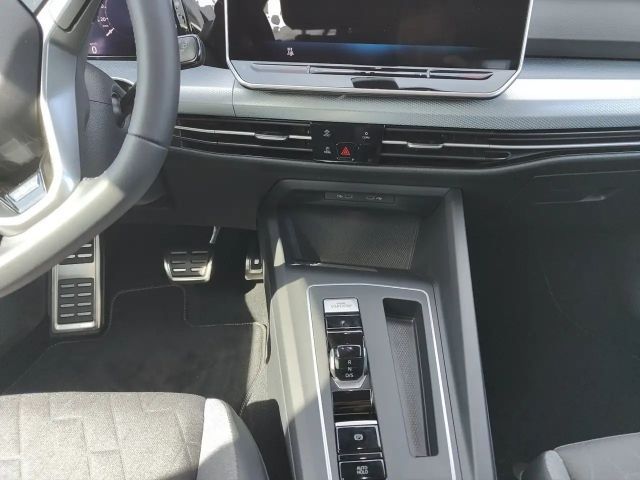 Volkswagen Golf Life Variant