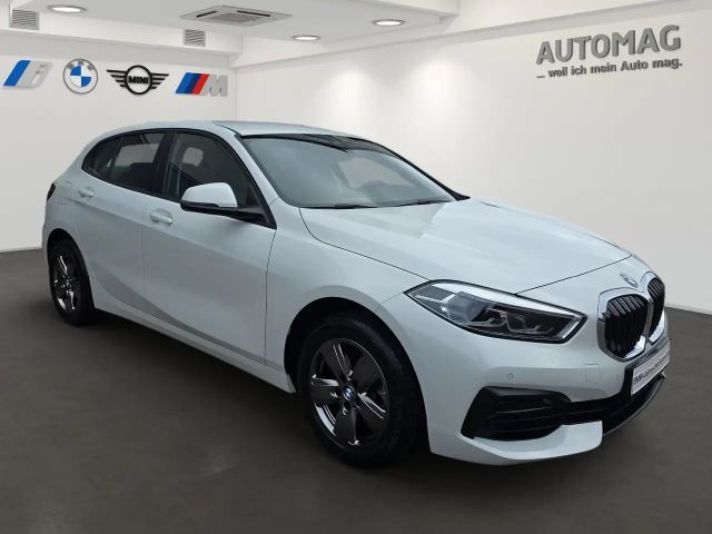 BMW 118 118i Sedan