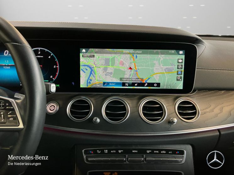 Mercedes-Benz E 220 4MATIC E 220 d Sedan