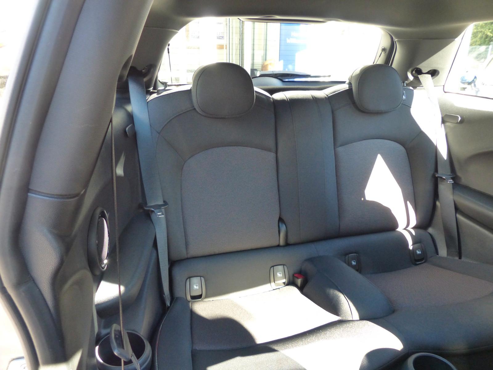 MINI Cooper "Essential Trim", Apple CarPlay, Tempomat