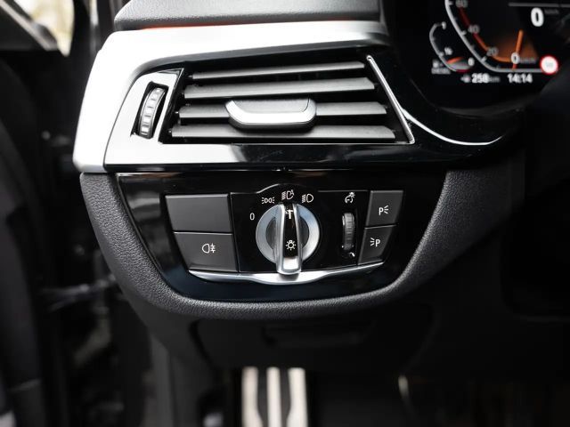 BMW 540 540d M-Sport Touring xDrive