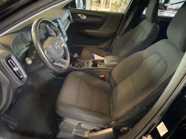 Volvo XC40 Core Momentum T3