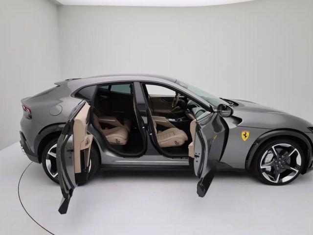 Ferrari Purosangue - FERRARI HAMBURG