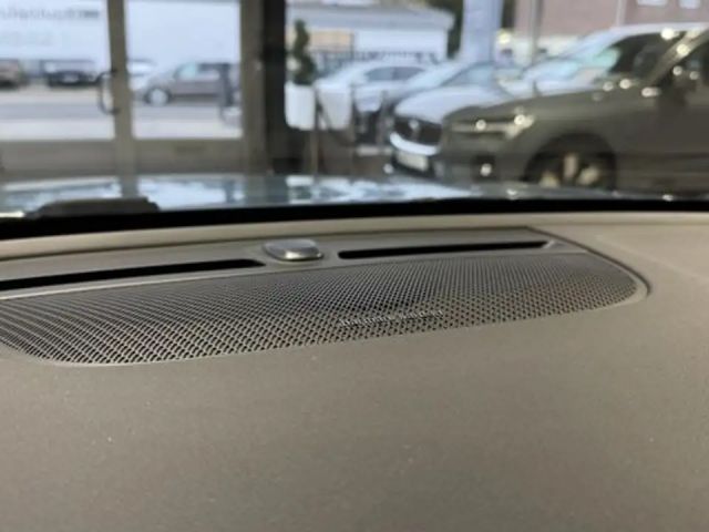 Volvo XC40 Dark Plus