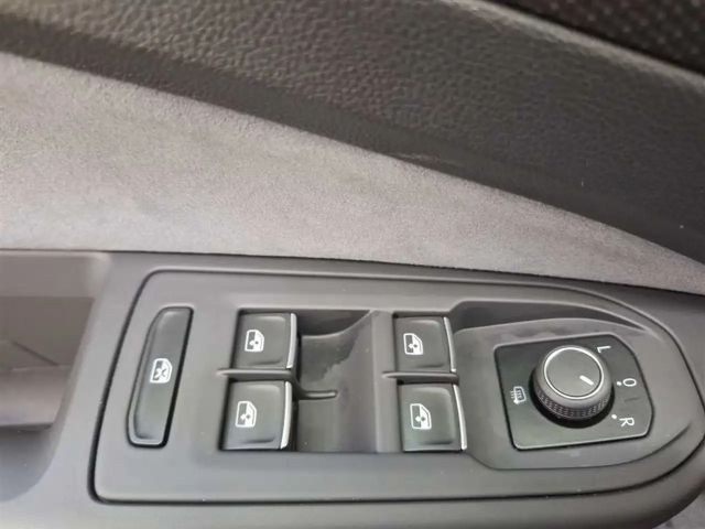 Volkswagen Golf 2.0 TSI DSG R-Line