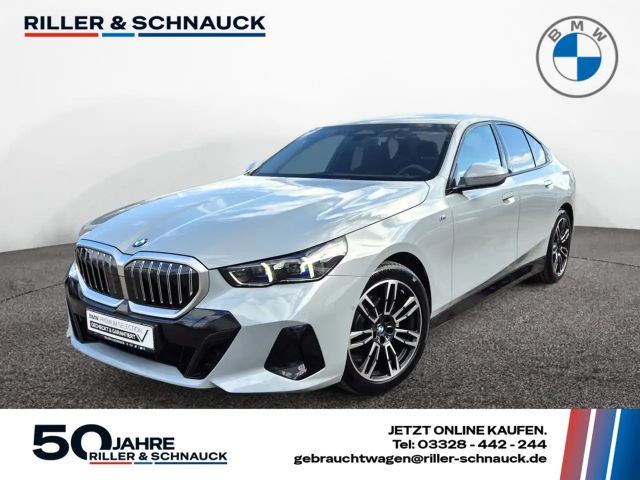 BMW 520 520i M-Sport Sedan