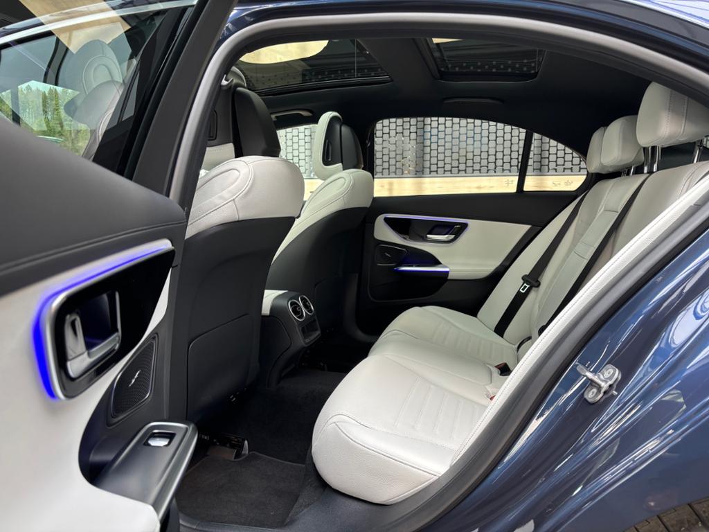 Mercedes-Benz C 200 C 200 d Sedan