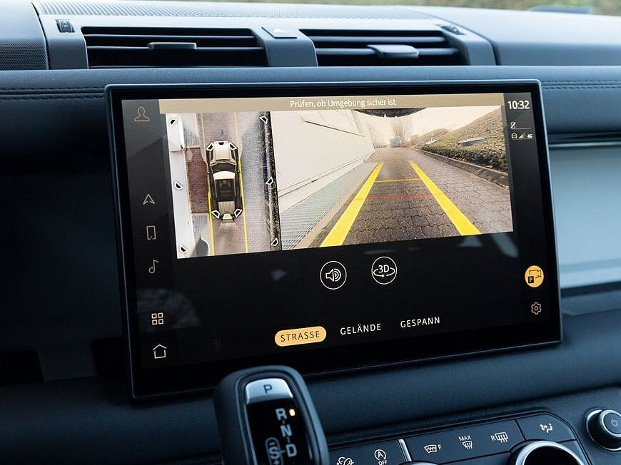 Land Rover Defender 110 Dynamic SE