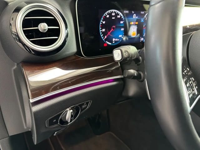 Mercedes-Benz E 220 4MATIC E 220 d Sedan