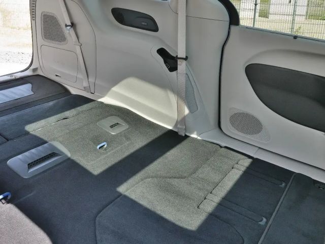 Chrysler Pacifica Limited