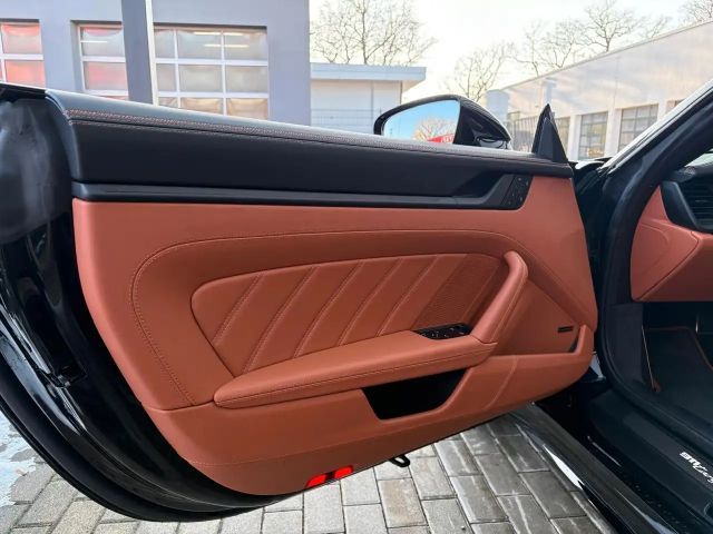 Porsche 911 4 Cabrio GTS Targa