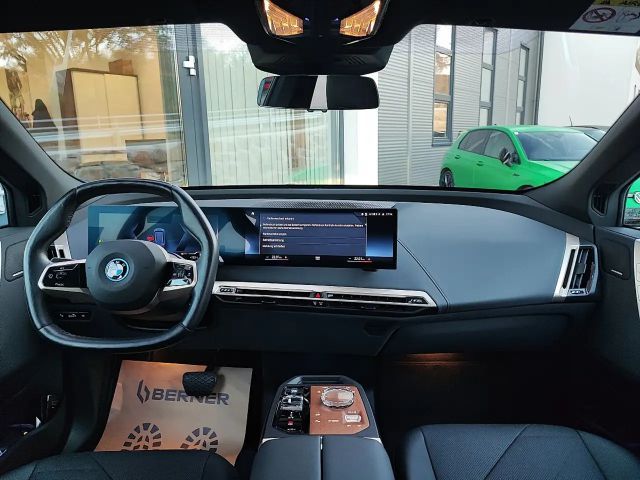 BMW iX xDrive50