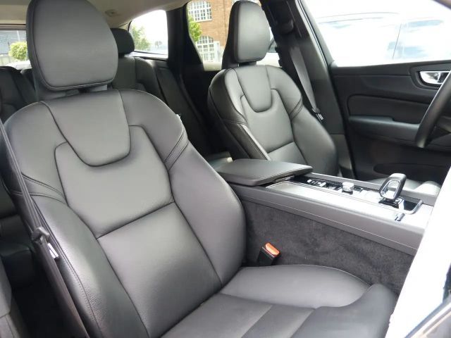 Volvo XC60 Dark Plus