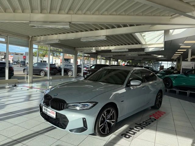 BMW 320 320e M-Sport Sedan