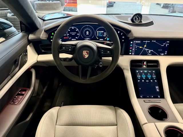 Porsche Taycan GTS Sport Turismo