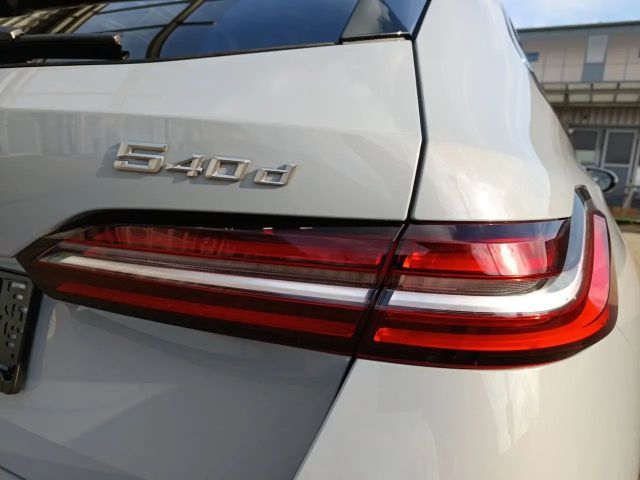 BMW 540 540d M-Sport Touring xDrive