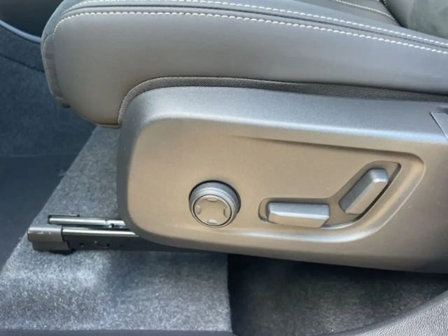 Volvo XC40 Dark Plus