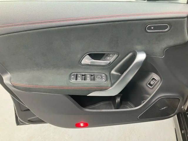 Mercedes-Benz CLA 250 4MATIC AMG Line