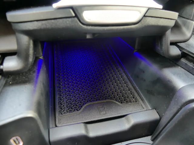 Mercedes-Benz E 200 AVANTGARDE Sedan