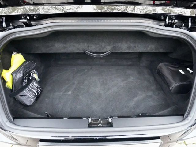 Aston Martin DB12 Volante Californian Poppy Carbonbremse  B&W