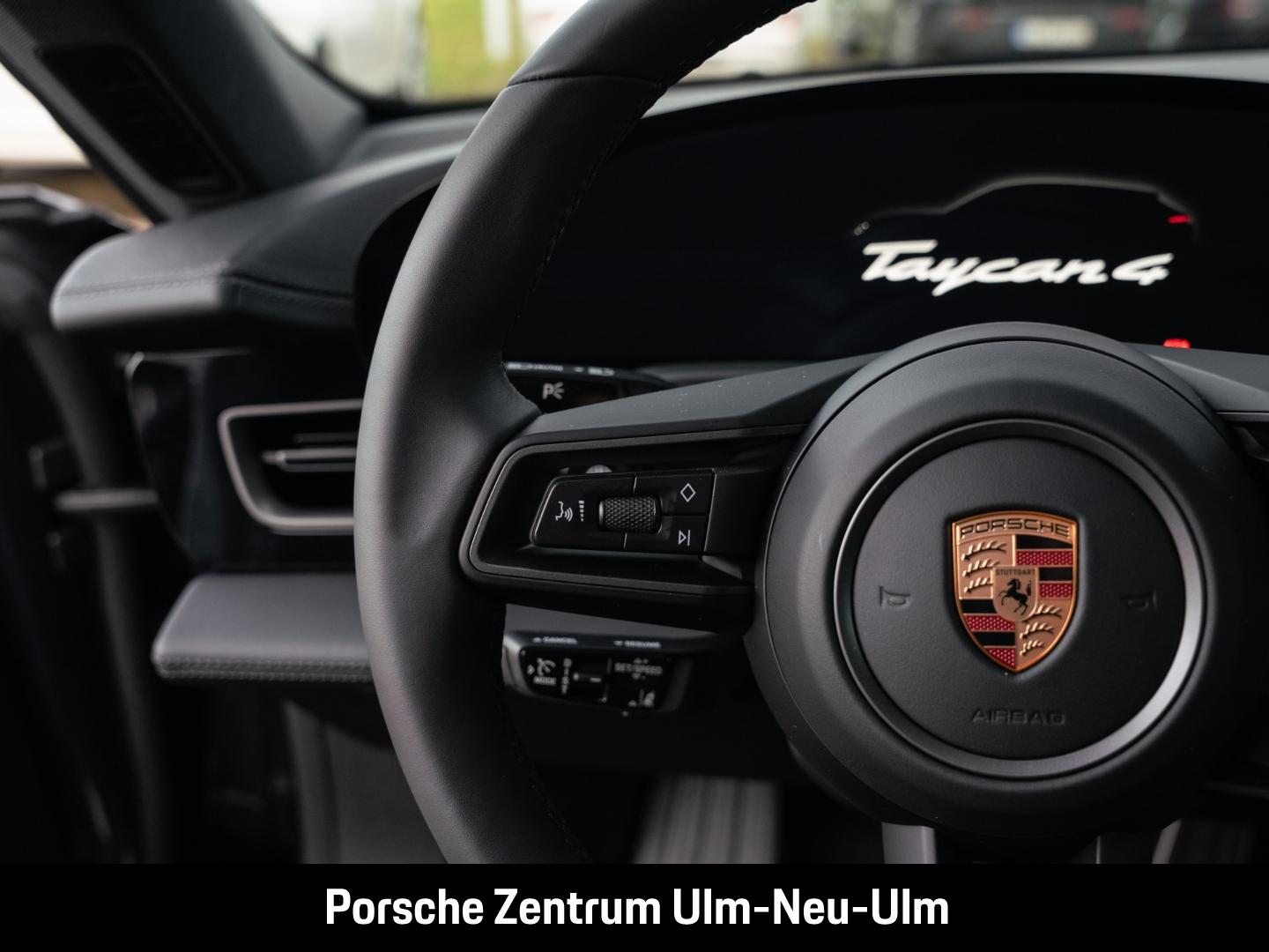 Porsche Taycan 4 Cross Turismo