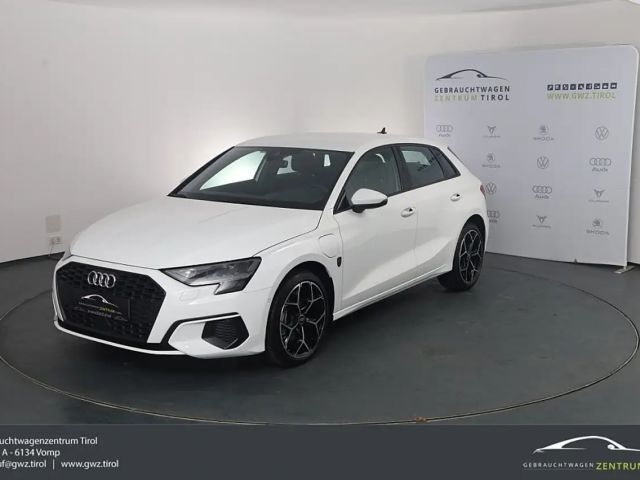 Audi A3 40 TFSI Hybride S-Tronic Sedan