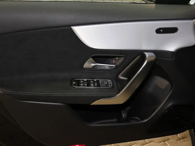 Mercedes-Benz A 180 AMG Line