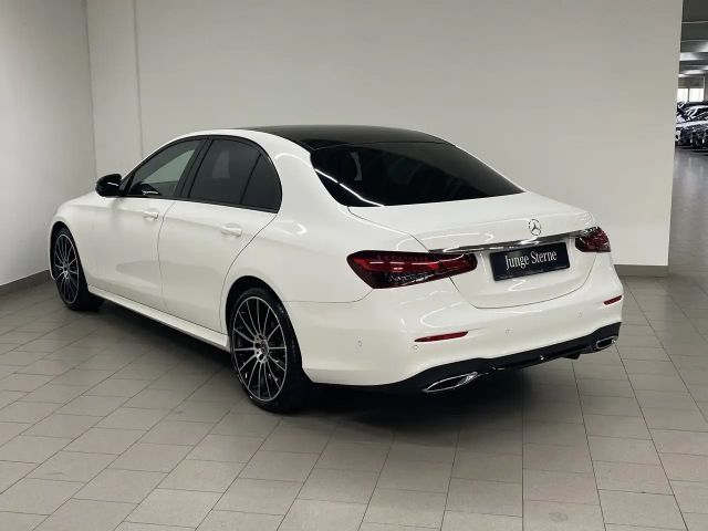 Mercedes-Benz E 200 AMG Line Sedan