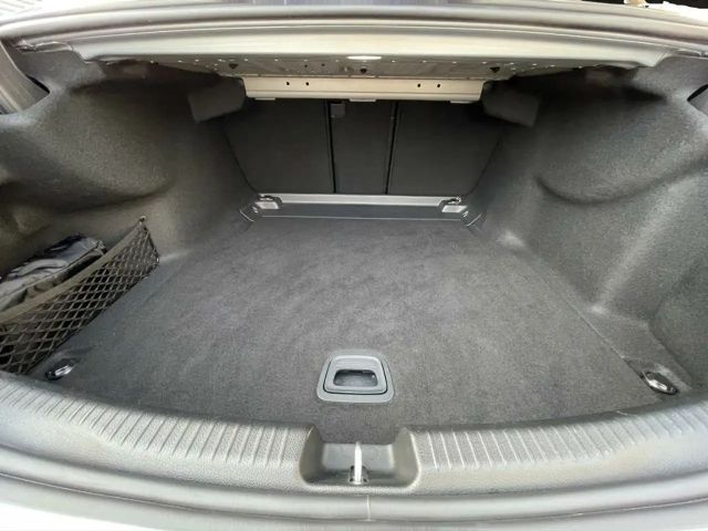 Mercedes-Benz C 180 Sedan