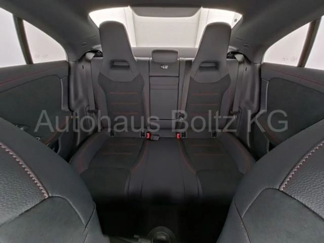 Mercedes-Benz CLA 200 AMG Line Sedan