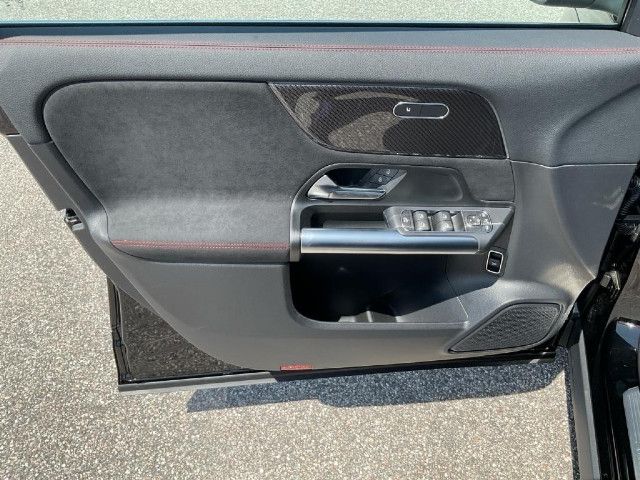 Mercedes-Benz GLA 200 AMG Line