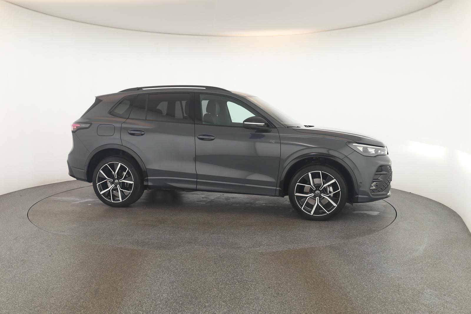 Volkswagen Tiguan 2.0 TSI DSG IQ.Drive R-Line