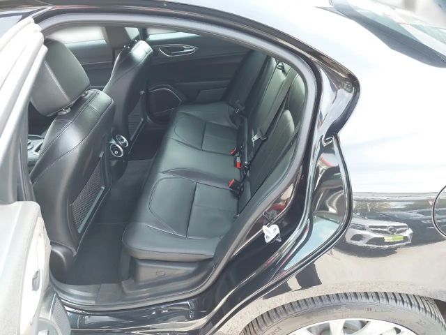 Alfa Romeo Giulia AT8 Q4 TI