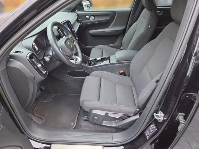 Volvo XC40 Core Recharge