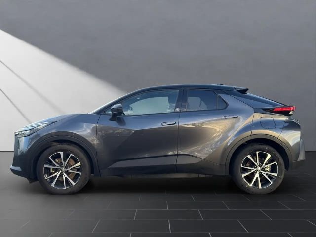 Toyota C-HR Plug-in Team D