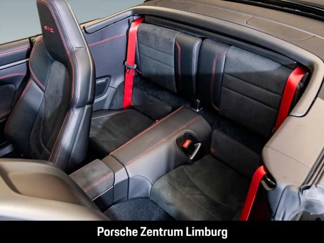 Porsche 992 4 Cabrio Carrera GTS