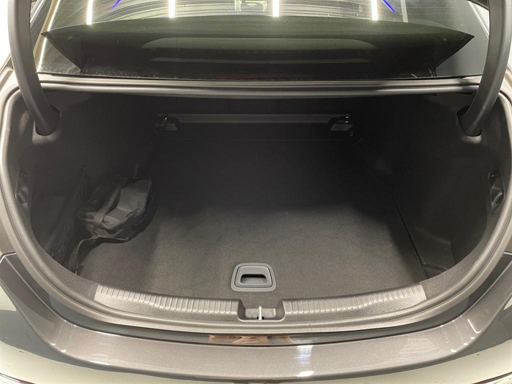 Mercedes-Benz C 200 AMG Line Sedan