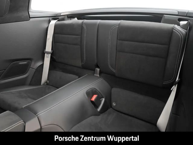 Porsche 992 4 Coupé GTS Targa