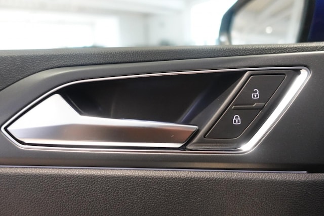 Volkswagen Polo 1.0 TSI DSG R-Line