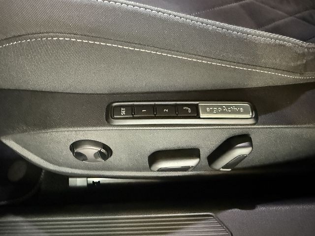 Volkswagen Golf 2.0 TDI DSG Golf VIII Variant