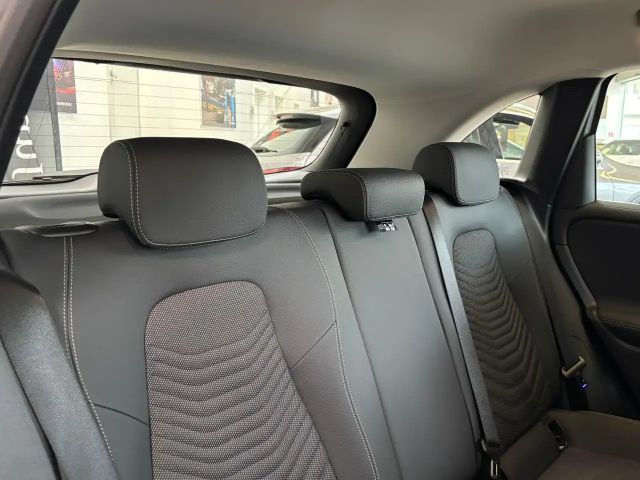 Mercedes-Benz B 200 Progressive Sedan