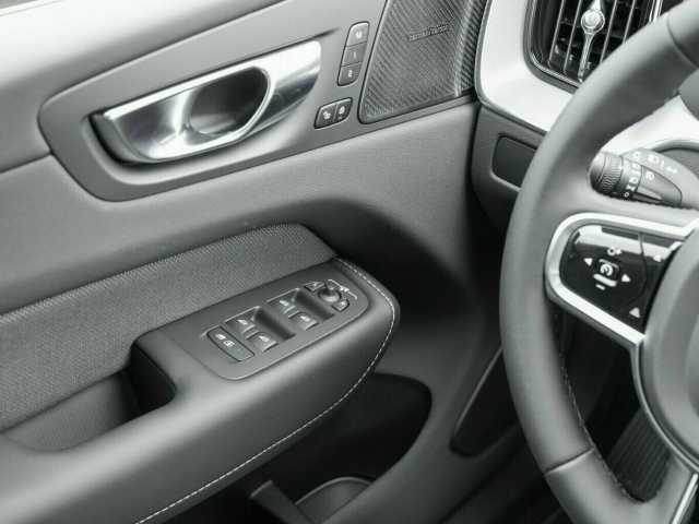 Volvo XC60 Business Dark Plus T6