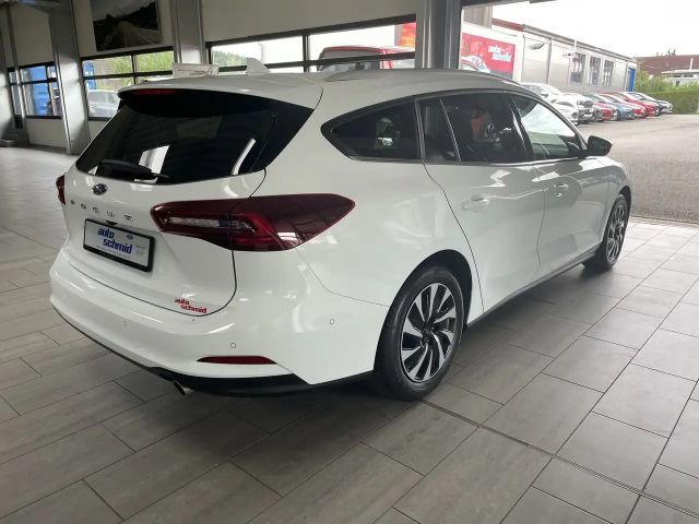 Ford Focus Titanium Wagon